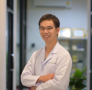 รุ่น 4-นพ. จีรพงศ์ วงศ์ฟัก